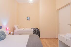 Simar Apartments nearby Como S.G. Train Station