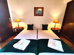 Albufeira Açoteias Villa by Homing