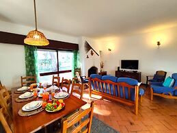 Albufeira Açoteias Villa by Homing