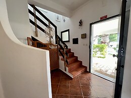 Tavira Traditional Villa by Homing