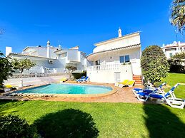 Vilamoura Brightness Villa by Homing