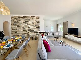 Vilamoura Brightness Villa by Homing