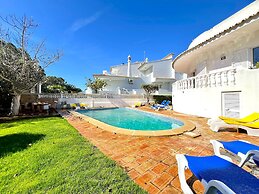 Vilamoura Brightness Villa by Homing
