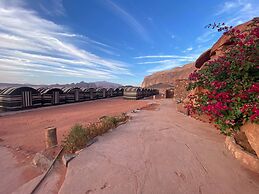 Wadi Rum Golden Camp & Tours