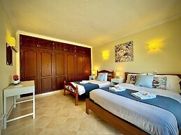 Albufeira Summer Villa 1 by Homing