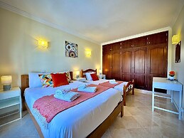 Albufeira Summer Villa 1 by Homing