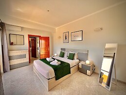 Albufeira Marina SOL With Pool by Homing