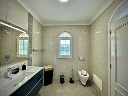 Quarteira Premium Villa by Homing