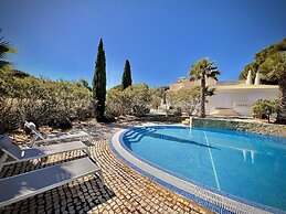 Quarteira Premium Villa by Homing