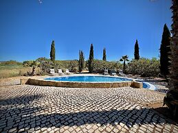 Quarteira Premium Villa by Homing