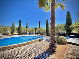 Quarteira Premium Villa by Homing