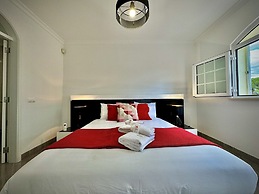 Quarteira Premium Villa by Homing