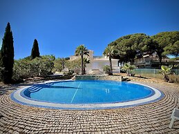 Quarteira Premium Villa by Homing