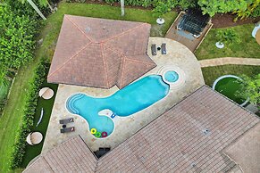 The Grand Luxe 8BR Villa w Pool and Basketball