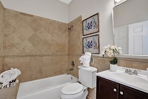 The Grand Luxe 8BR Villa w Pool and Basketball