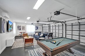 The Grand Luxe 8BR Villa w Pool and Basketball