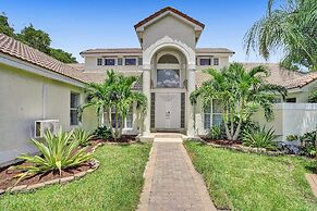 The Grand Luxe 8BR Villa w Pool and Basketball