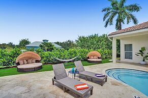 The Grand Luxe 8BR Villa w Pool and Basketball
