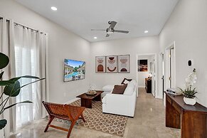 The Grand Luxe 8BR Villa w Pool and Basketball