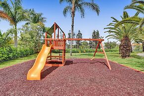 The Grand Luxe 8BR Villa w Pool and Basketball