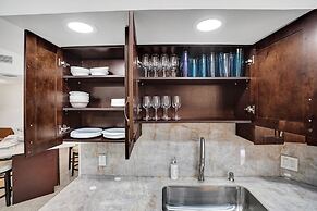 The Grand Luxe 8BR Villa w Pool and Basketball