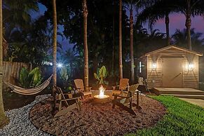 The Grand Luxe 8BR Villa w Pool and Basketball