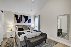 The Grand Luxe 8BR Villa w Pool and Basketball