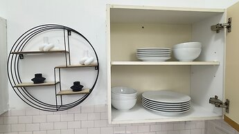 1-bed Apartment, Sleeps 6, in the City Center