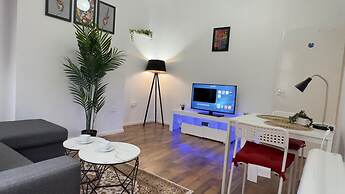 1-bed Apartment, Sleeps 6, in the City Center