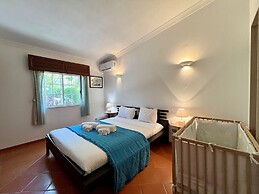 Alvor Traditional Villa by Homing