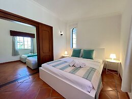 Alvor Traditional Villa by Homing