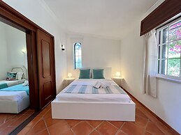 Alvor Traditional Villa by Homing
