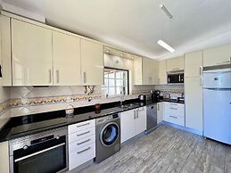 Alvor Traditional Villa by Homing