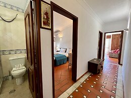 Alvor Traditional Villa by Homing