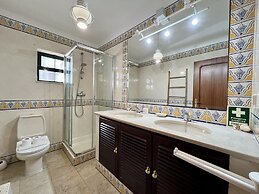 Alvor Traditional Villa by Homing