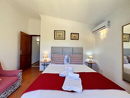 Alvor Traditional Villa by Homing