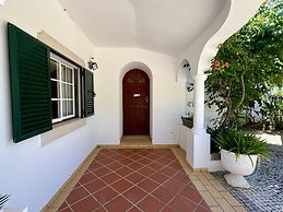 Alvor Traditional Villa by Homing