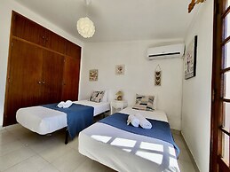 Faro Terrace Villa by Homing