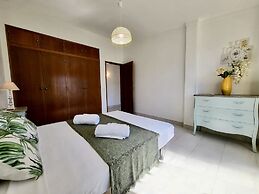 Faro Terrace Villa by Homing