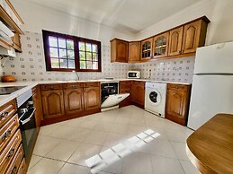 Faro Terrace Villa by Homing