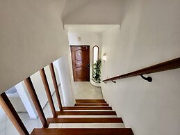 Faro Terrace Villa by Homing