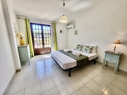 Faro Terrace Villa by Homing