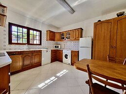 Faro Terrace Villa by Homing