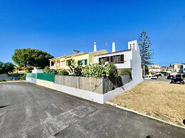 Faro Terrace Villa by Homing