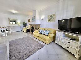 Faro Terrace Villa by Homing