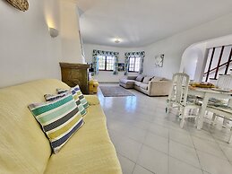 Faro Terrace Villa by Homing