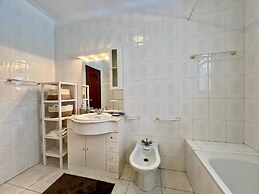 Vilamoura White House Villa by Homing