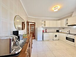 Vilamoura White House Villa by Homing