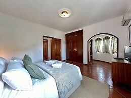 Vilamoura White House Villa by Homing