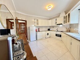 Vilamoura White House Villa by Homing